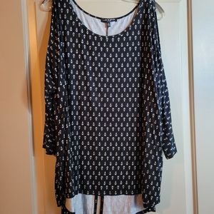 Plus size cold shoulder tunic top 1X
